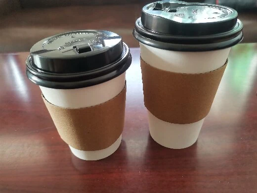 음료와 뜨거운 커피 잔을 위한 처분할 수 있는 12oz 격리된 골판지 컵 잔물결 벽